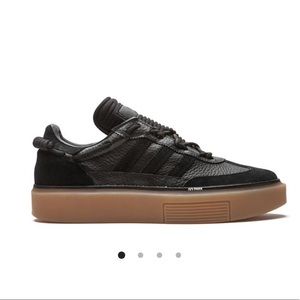 NEW: Ivy Park x Adidas super sleek 72